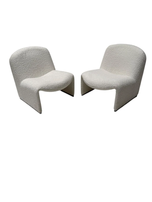 Giancarlo Piretti Two Mid-Century Modern Alky Lounge Chairs in Bouclé, 1970s